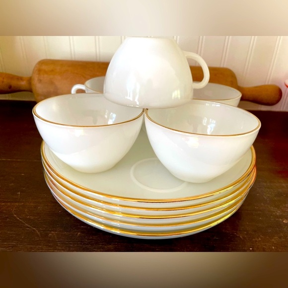 Fire King Other - Vintage Fire-King Ware Gold Rimmed Milk GlassSnack Set❤️